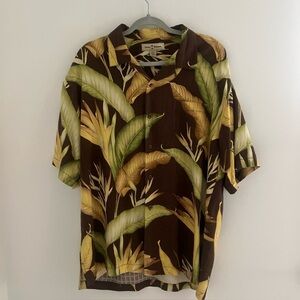 Tommy Bahama Men’s Large Hawaiian Camp Shirt 100% Silk Short Sleeve Leaves Vaca